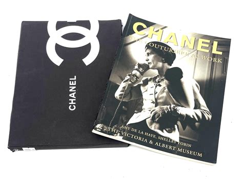 Chanel: The Couturiere at Work Hardcover – January 1, 1995